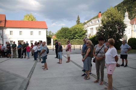 Spominska svečanost na Trgu talcev 